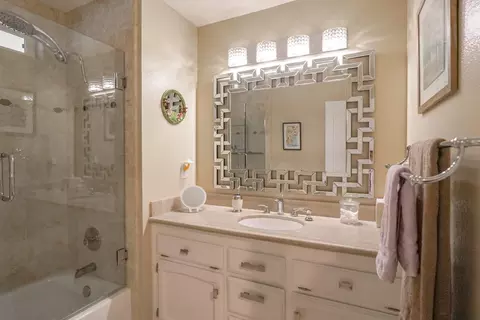 Bath - 2005 Independence Dr, Turlock, CA 95382 photo 4 of 4