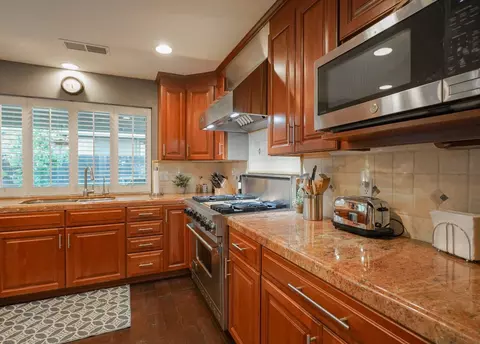 Kitchen - 2005 Independence Dr, Turlock, CA 95382 photo 1 of 2