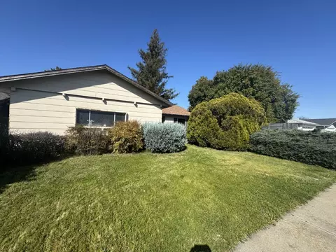 1601 W Vine St, Lodi, CA 95242 photo 1