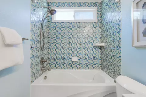 Bath - 2724 Concord Ave, Davis, CA 95618 photo 3 of 4