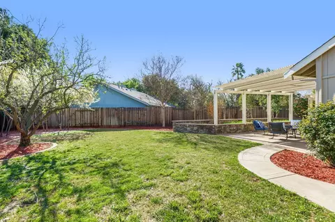 Exterior - 2724 Concord Ave, Davis, CA 95618 photo 5 of 9