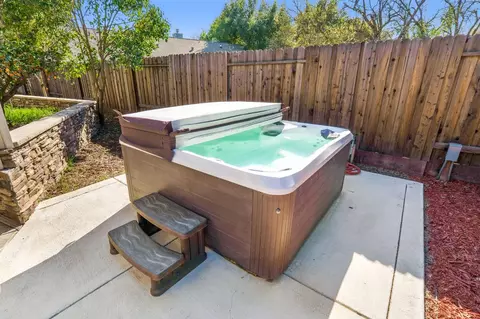Exterior - 2724 Concord Ave, Davis, CA 95618 photo 6 of 9
