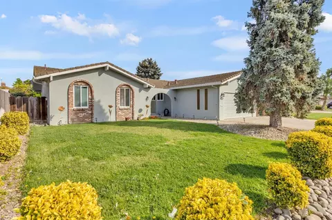 1026 S Mills Ave, Lodi, CA 95242 photo 1
