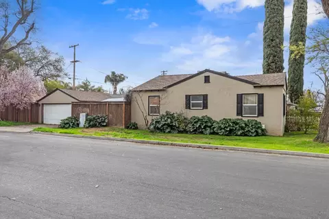Exterior - 216 Rowland Ave, Modesto, CA 95354 photo 5 of 9