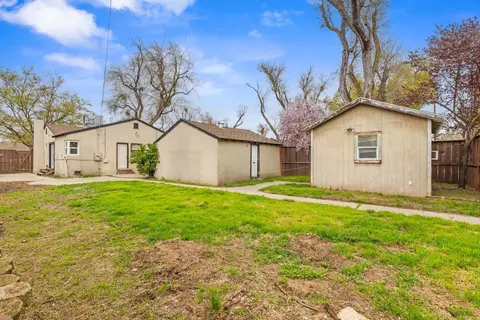 Exterior - 216 Rowland Ave, Modesto, CA 95354 photo 8 of 9