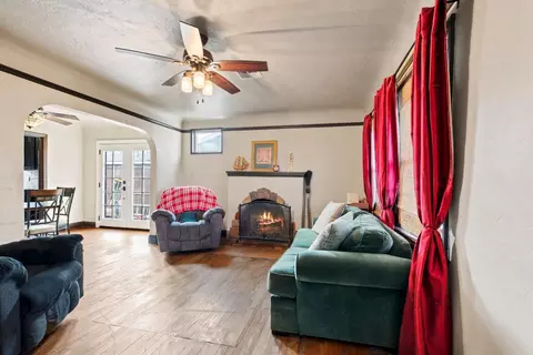 Living - 216 Rowland Ave, Modesto, CA 95354 photo 1 of 2