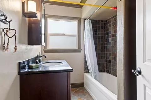Bath - 216 Rowland Ave, Modesto, CA 95354 photo 1 of 1