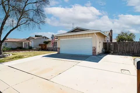 Exterior - 1424 Silverado Dr, Modesto, CA 95356 photo 2 of 7