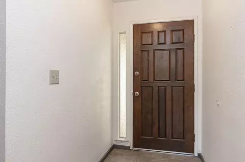 Entry Way - 1424 Silverado Dr, Modesto, CA 95356 photo 1 of 2