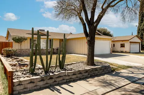 Exterior - 1424 Silverado Dr, Modesto, CA 95356 photo 3 of 7