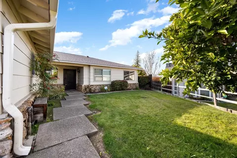 5953 Camray Cir, Carmichael, CA 95608 photo 3