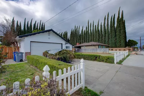 Exterior - 1156 North Ave, Gustine, CA 95322 photo 3 of 8