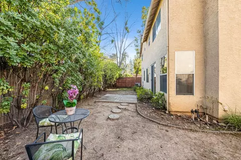 104 Larkin Cir, Folsom, CA 95630 photo 45