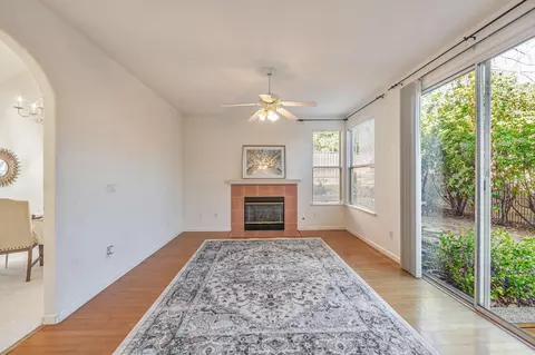 104 Larkin Cir, Folsom, CA 95630 photo 13