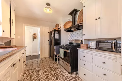 Kitchen - 522 Cowee, Gridley, CA 95948 photo 1 of 2