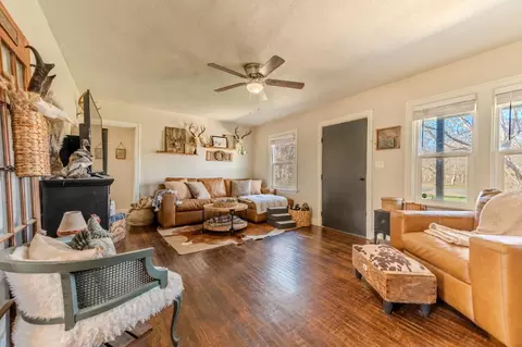 Living - 522 Cowee, Gridley, CA 95948 photo 2 of 3