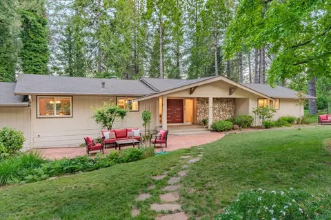 11961 Tree Top Cir, Nevada City, CA 95959