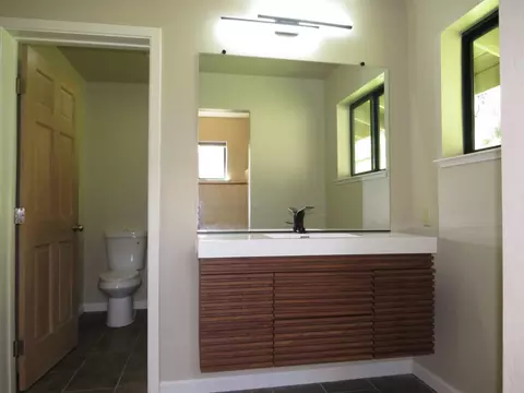 Bath - 705 Yankee Jims Rd, Colfax, CA 95713 photo 2 of 5