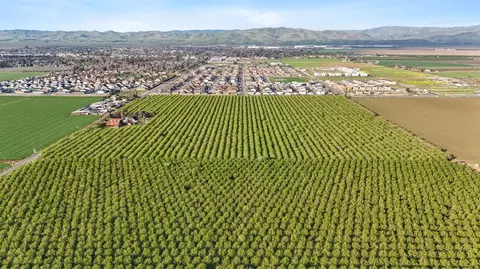 1107 Walnut Ave, Patterson, CA 95363 photo 5