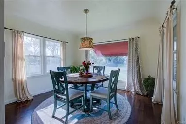 Dining - 255 W 22 St, Merced, CA 95340 photo 3 of 6