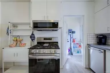 Kitchen - 255 W 22 St, Merced, CA 95340 photo 2 of 8