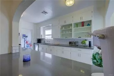 Kitchen - 255 W 22 St, Merced, CA 95340 photo 8 of 8