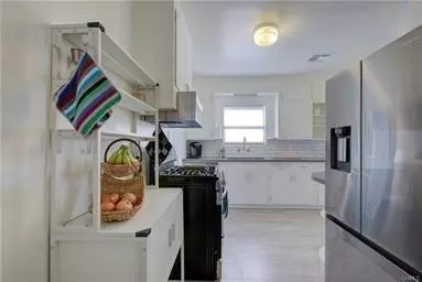 Kitchen - 255 W 22 St, Merced, CA 95340 photo 1 of 8