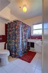 Bath - 255 W 22 St, Merced, CA 95340 photo 1 of 6