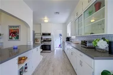Kitchen - 255 W 22 St, Merced, CA 95340 photo 4 of 8