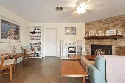 Living - 767 Arbor Way, Manteca, CA 95336 photo 2 of 3