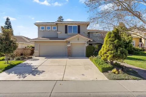 3205 Yosemite Park Way, Elk Grove, CA 95758