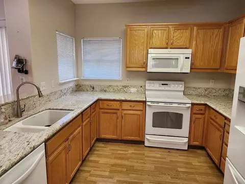 3360 Spring Garden Dr, Turlock, CA 95382 photo 2