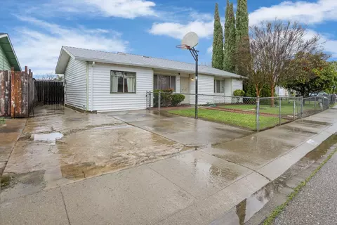 217 Dover Dr, Galt, CA 95632 photo 2