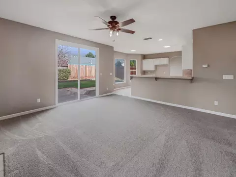 Living - 616 Rose Ave, Wheatland, CA 95692 photo 3 of 4