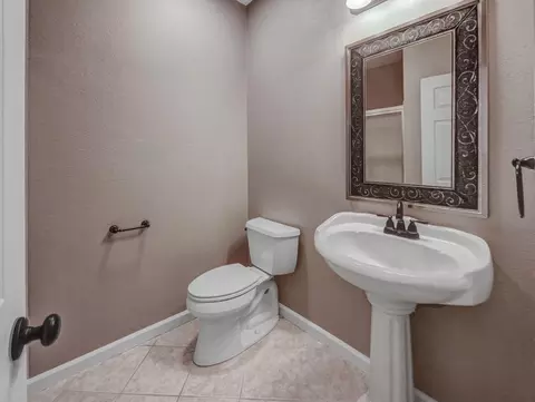Bath - 616 Rose Ave, Wheatland, CA 95692 photo 2 of 3