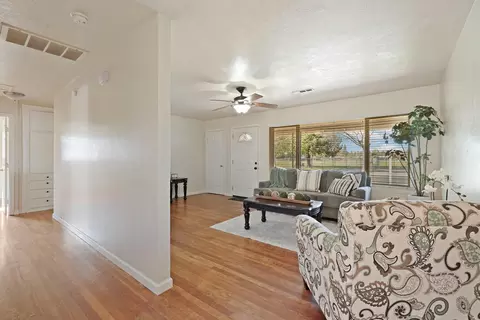 908 Bowen Ave, Modesto, CA 95350 photo 4
