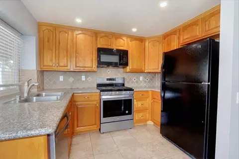 Kitchen - 5349 Vichy Cir, Antelope, CA 95843 photo 2 of 6