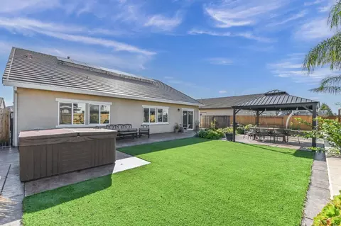 2327 Merlin Ln, Manteca, CA 95337 photo 1