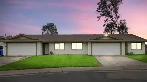 8900 La Haya Dr, Elk Grove, CA 95624