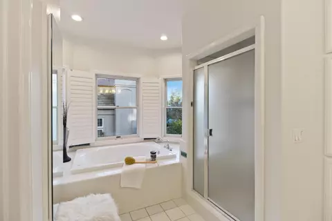 Bath - 2145 Everglades Pl, Davis, CA 95616 photo 4 of 12