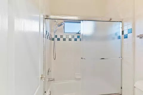 Bath - 2145 Everglades Pl, Davis, CA 95616 photo 10 of 12