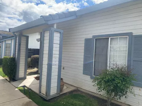 2710 Parkway, Ceres, CA 95307 photo 2