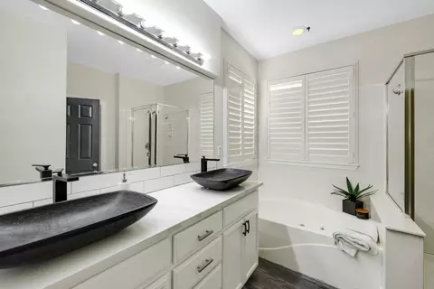 Bath - 495 Michelle Dr, Jackson, CA 95642 photo 3 of 5