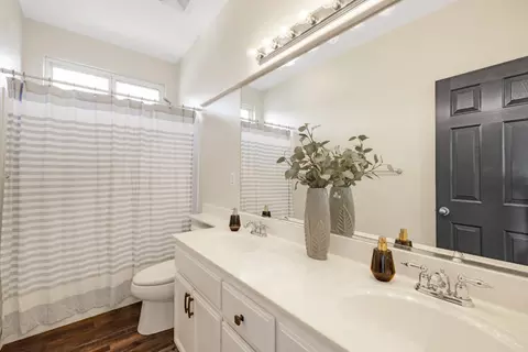 Bath - 495 Michelle Dr, Jackson, CA 95642 photo 2 of 5