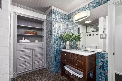 Bath - 1333 Sycamore Ave, Modesto, CA 95350 photo 5 of 5