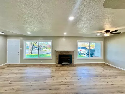 1404 Grape Ave, Modesto, CA 95350 photo 6