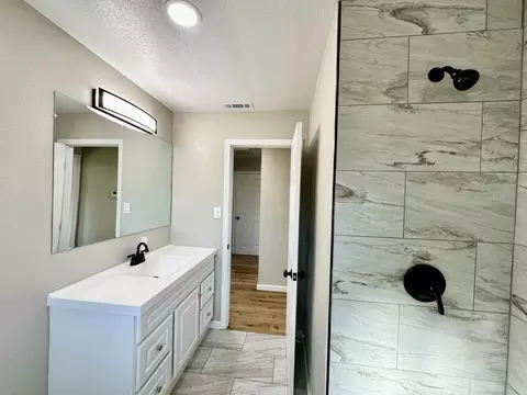 1404 Grape Ave, Modesto, CA 95350 photo 18