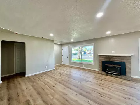 1404 Grape Ave, Modesto, CA 95350 photo 4