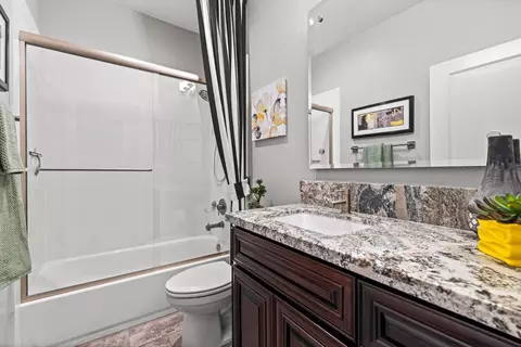 Bath - 619 Willow Ridge Ct, Folsom, CA 95630 photo 2 of 3