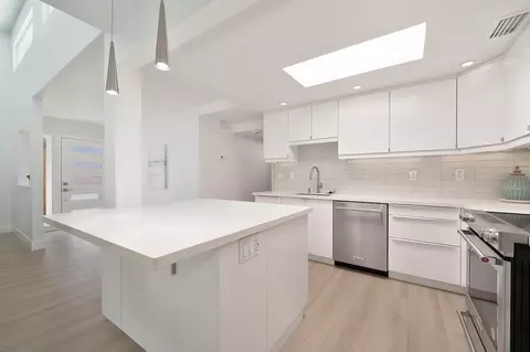Kitchen - 219 Lindo Ln, Davis, CA 95616 photo 4 of 6
